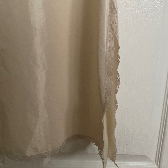 ✨VINTAGE✨ Nightgown - Picture 3 of 6